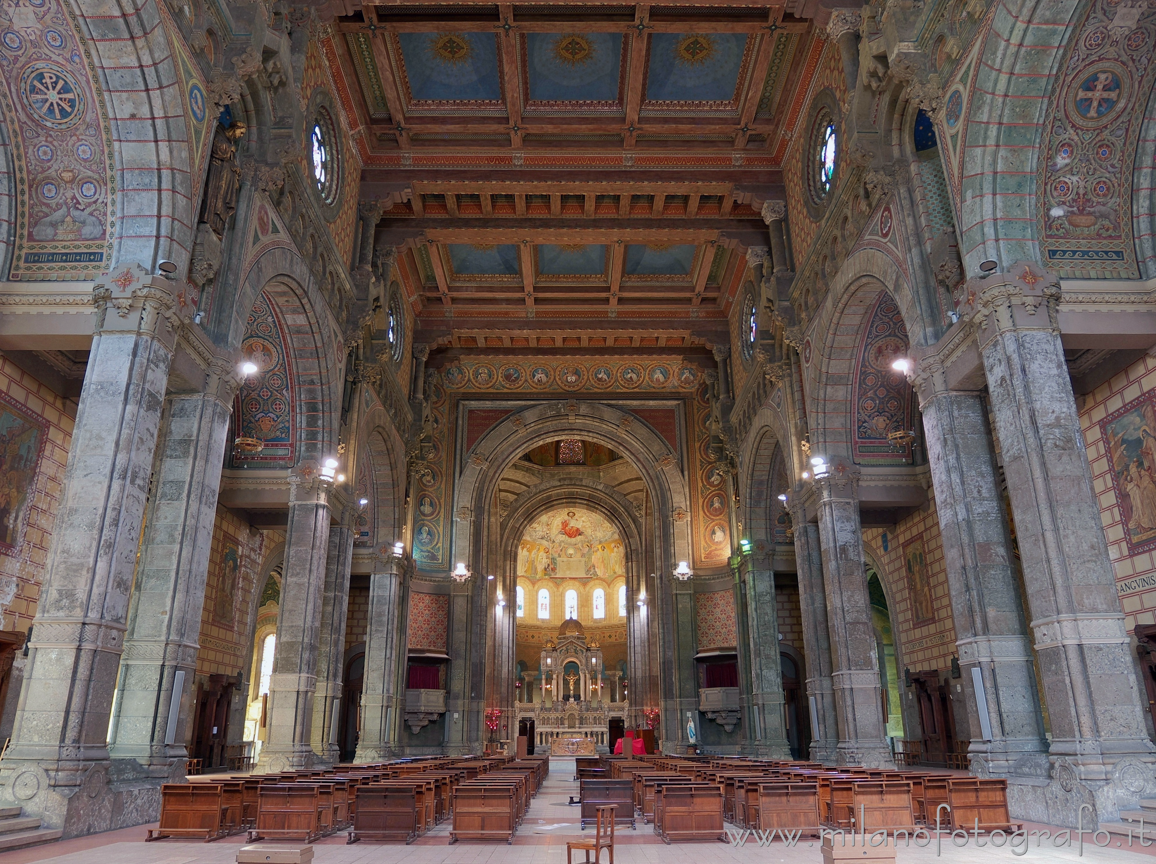 Milano - Interno della Basilica del Corpus Domini